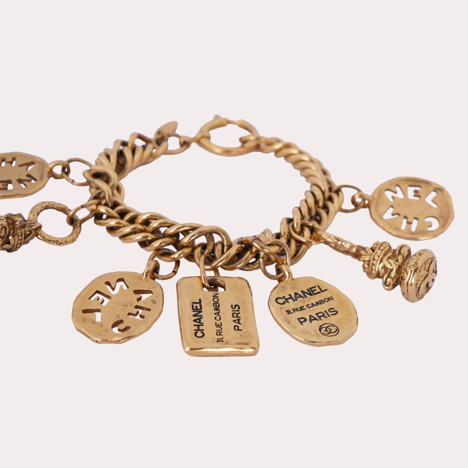 Vintage CHANEL | Chanel-Gold Charms Bracelet